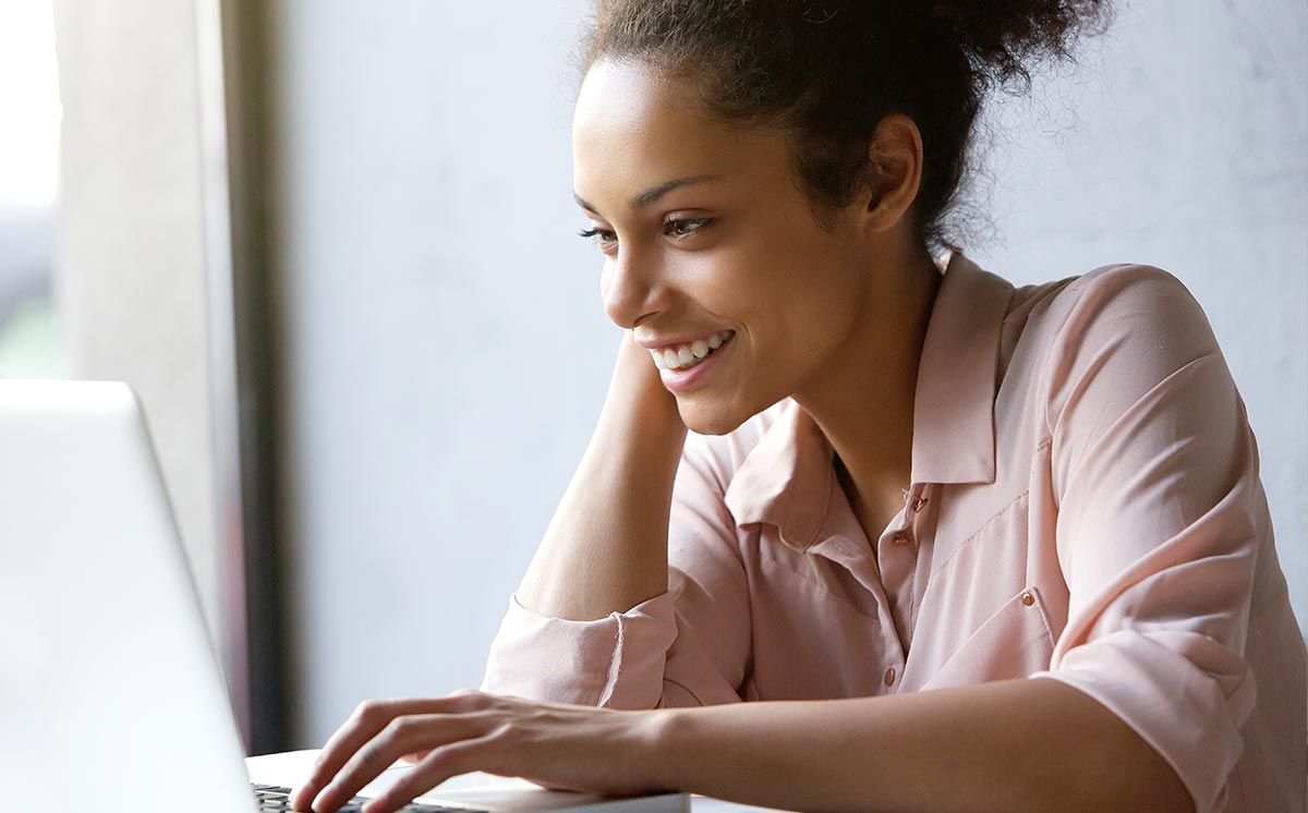 Cloutly evangelists can earn affiliate commissions referring friends and colleagues